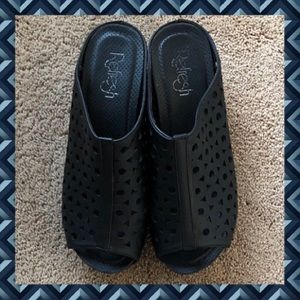 Women’s Mules